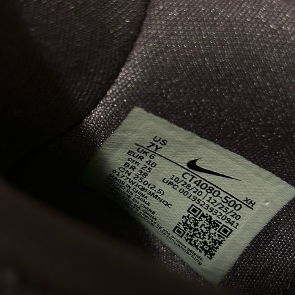 7Y Basketball Shoes - Picture 8 of 8